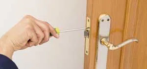 Affordable Locksmith Services Troy, MI 248-534-1786 Affordable Locksmith Services Troy, MI 248-534-1786 - trunk-unlock-01